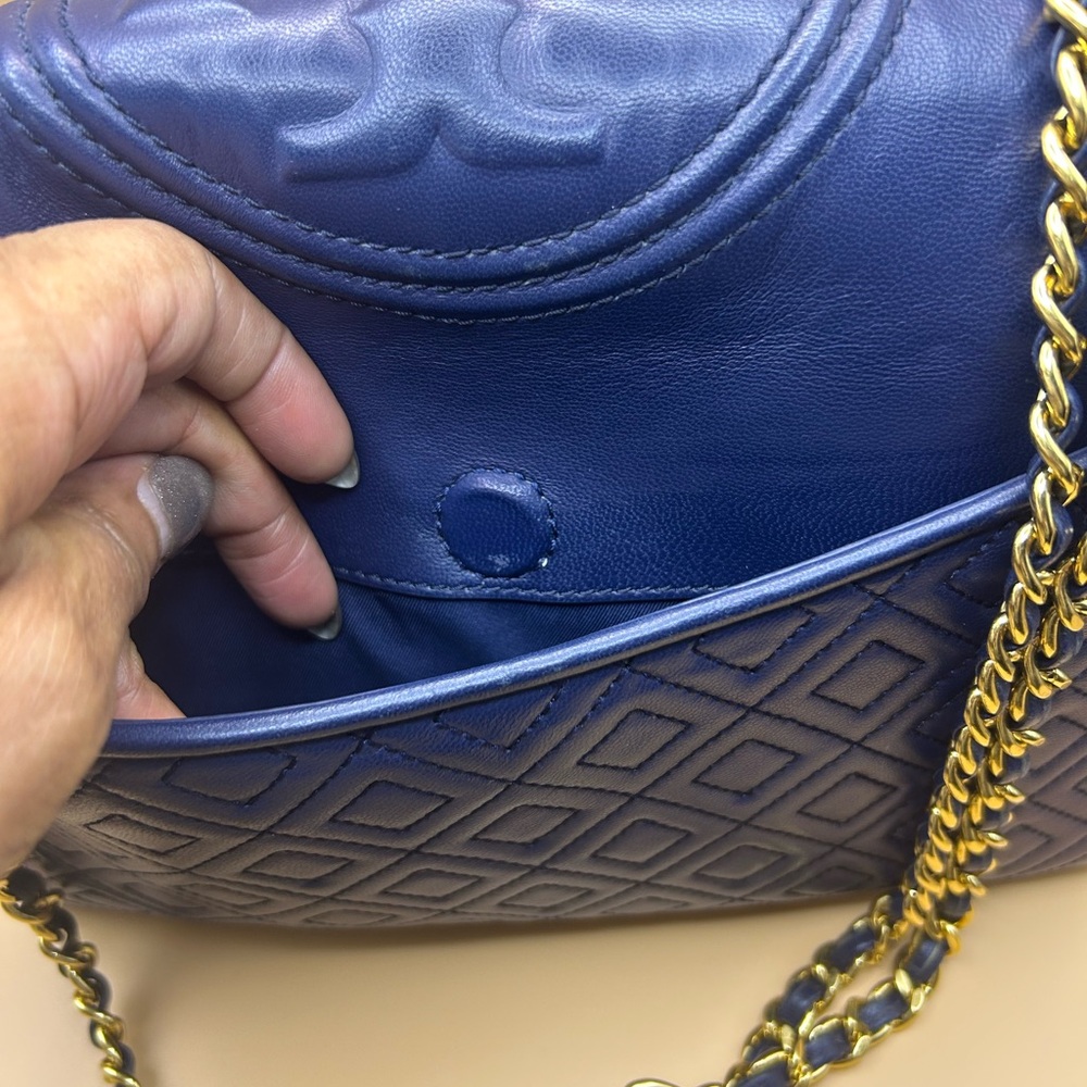 Tory Burch Blue Quilted Leather Chain Shoulder Bag | Gold Hardware | Tassel - Picture 9 of 12